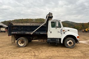 1998 International 4700  Truck-Dump